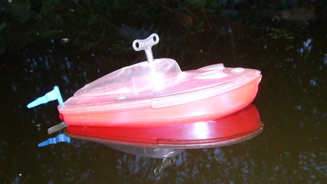 De Schuco boot met het al om bekende sleuteltje De Schuco Varianto boot, en natuurlijk weer met het bekende sleuteltje